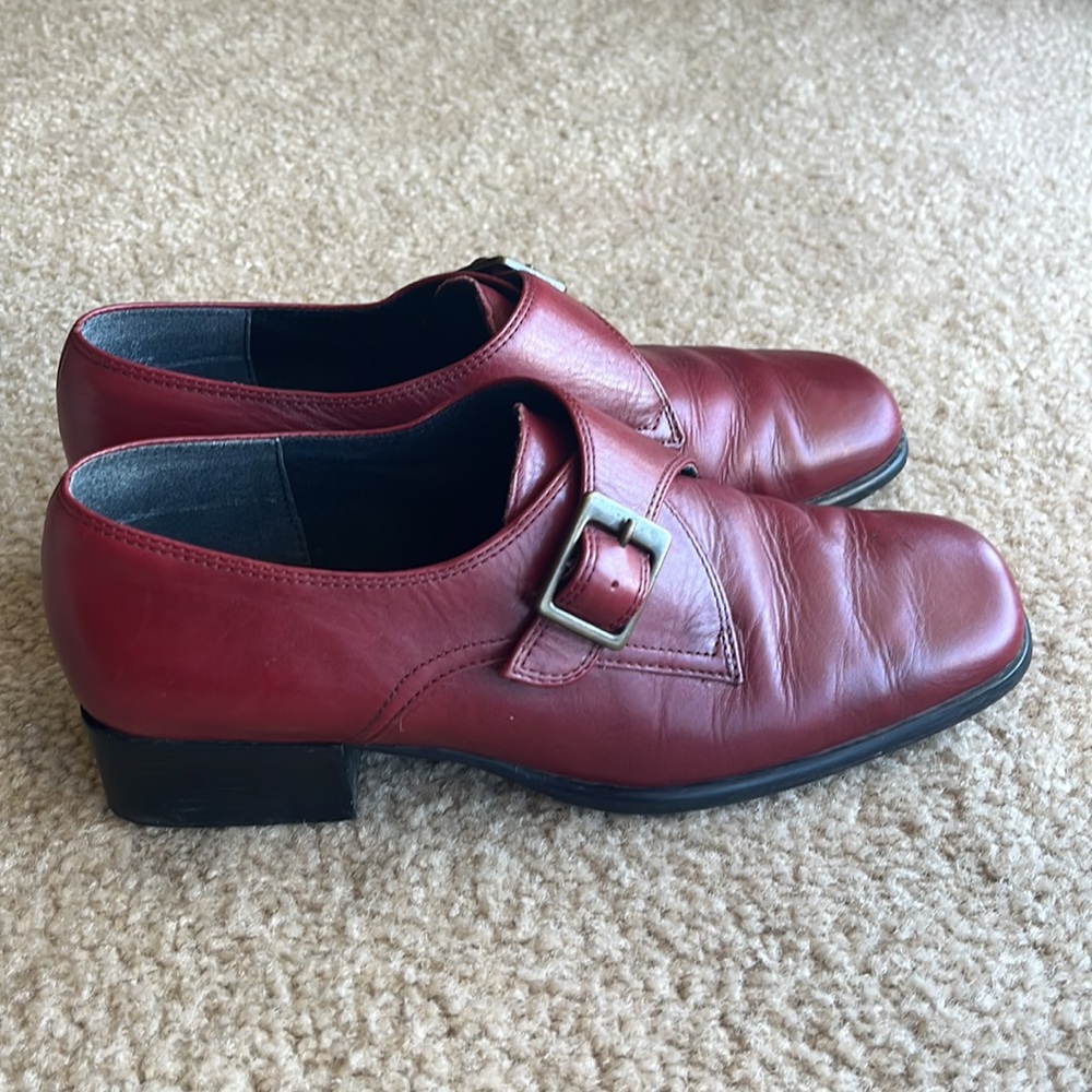 Easy Spirit Y2K 90s minimalist academia preppy red leather loafers.